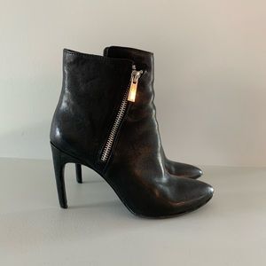 Vince Camuto Black Zip Booties. size 6